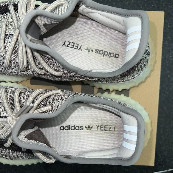 Yeezy Boost 350 V2 'Zyon' / Men's Size 8 - Picture 4 of 7